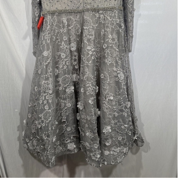 NWT $538 Mac Duggal [ 12 ]‎ Floral Embellished Lace A-Line Dress Sterling Grey - Picture 16 of 16